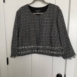 Cropped tweed blazer